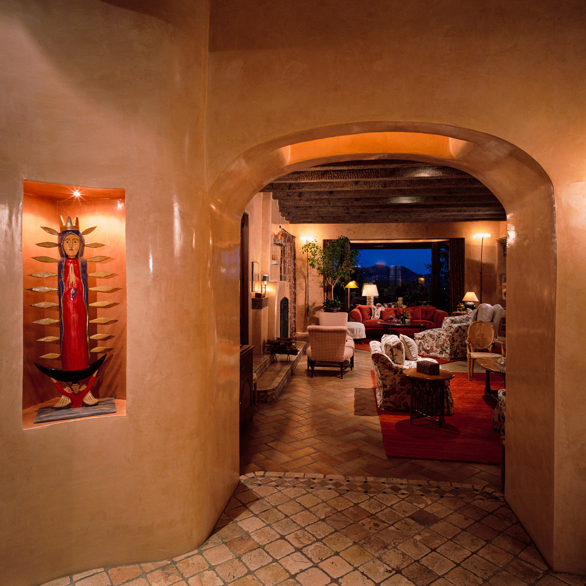 JohnMacLean_HOB_Mag_Entrance_PF