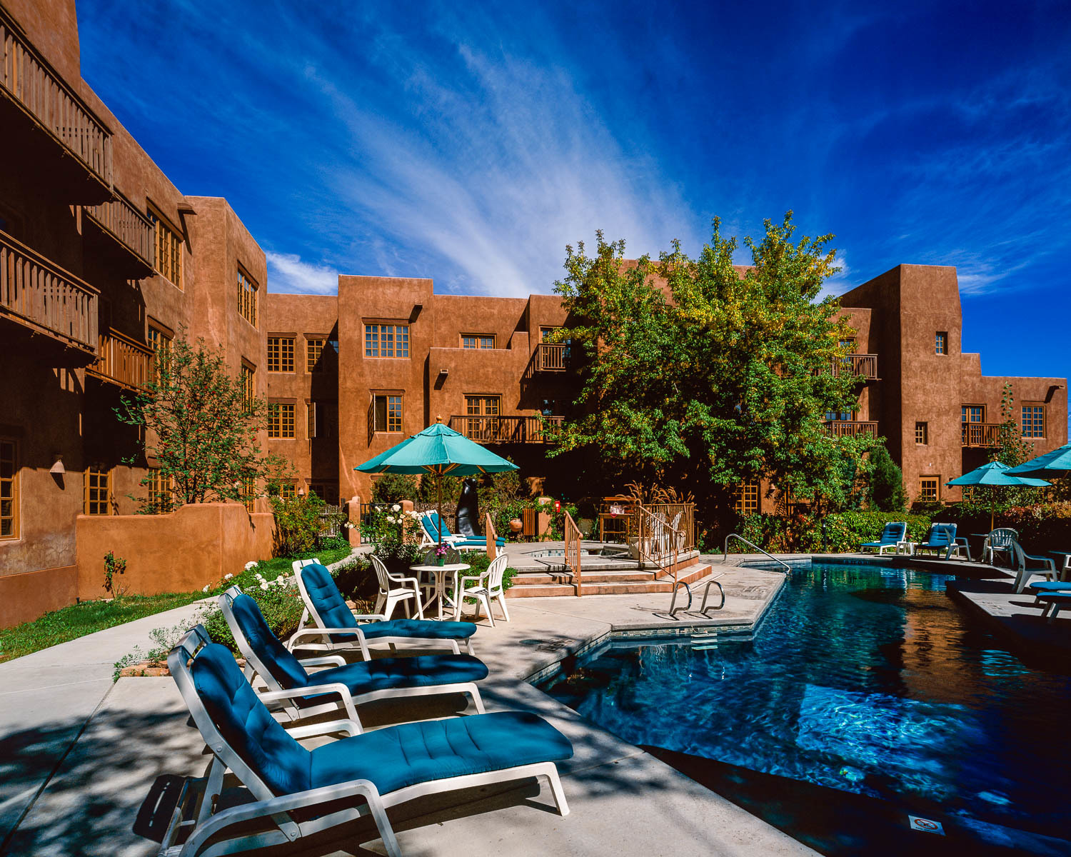 JohnMacLean_HotelSantaFe_Pool_PF